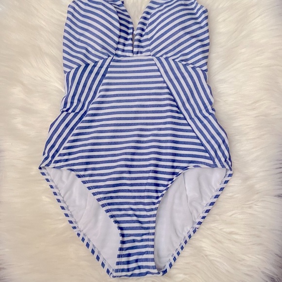 Blue stripe One piece - Picture 3 of 7